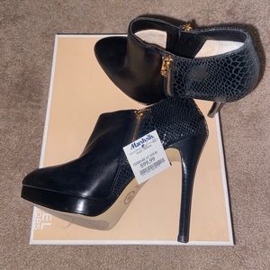 MICHAEL MICHAEL KORS 'York' Bootie - NEVER WORN